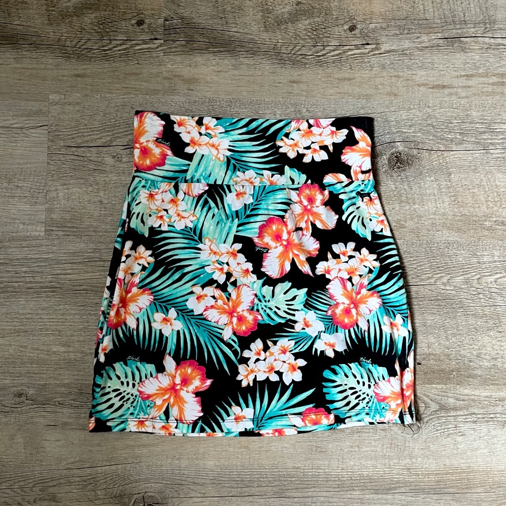 PINK by VS stretchy summer skirt